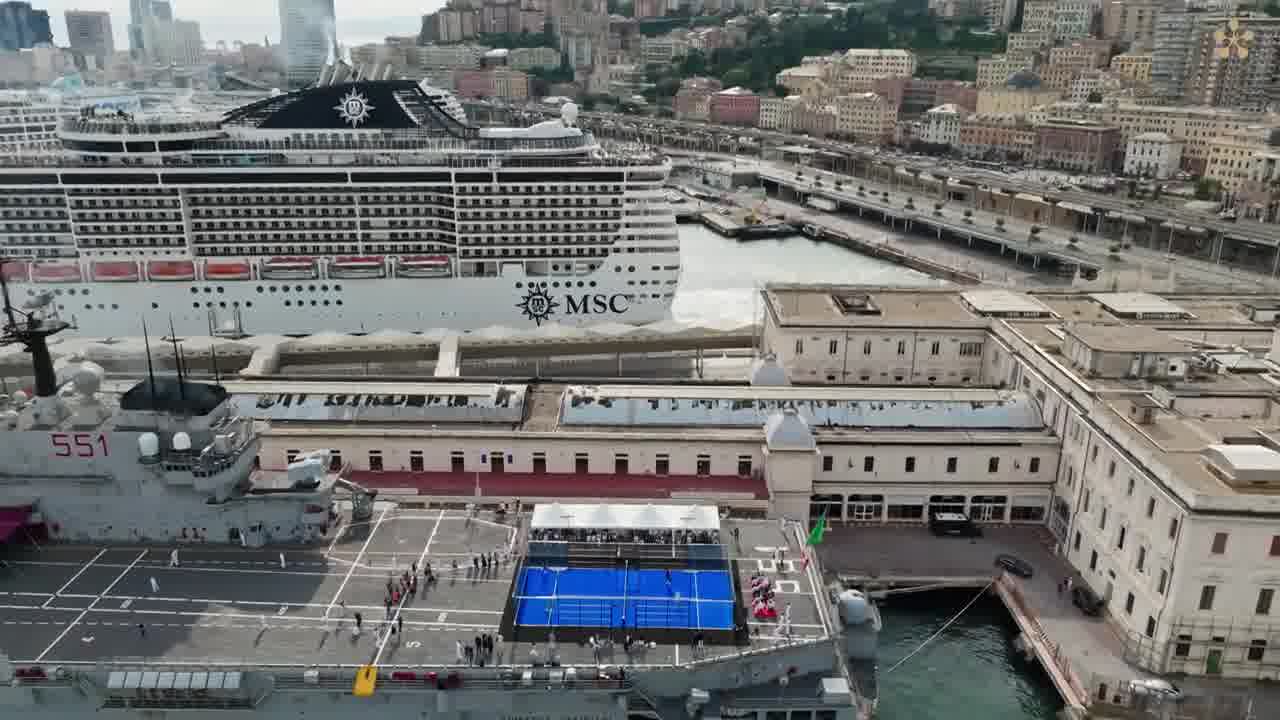 Genova, un campo sulla nave Garibaldi: il video Premier Padel